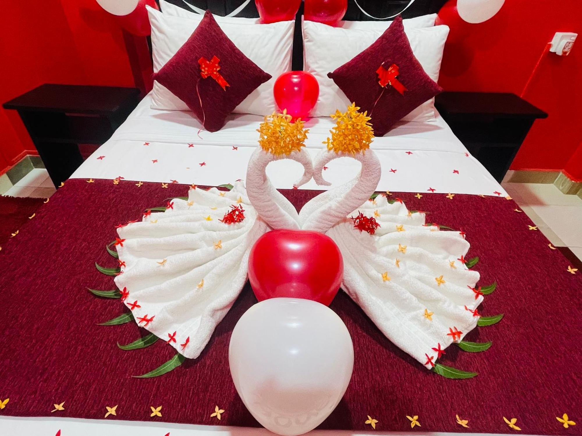 Hema Holiday Villa Тринкомале Екстериор снимка