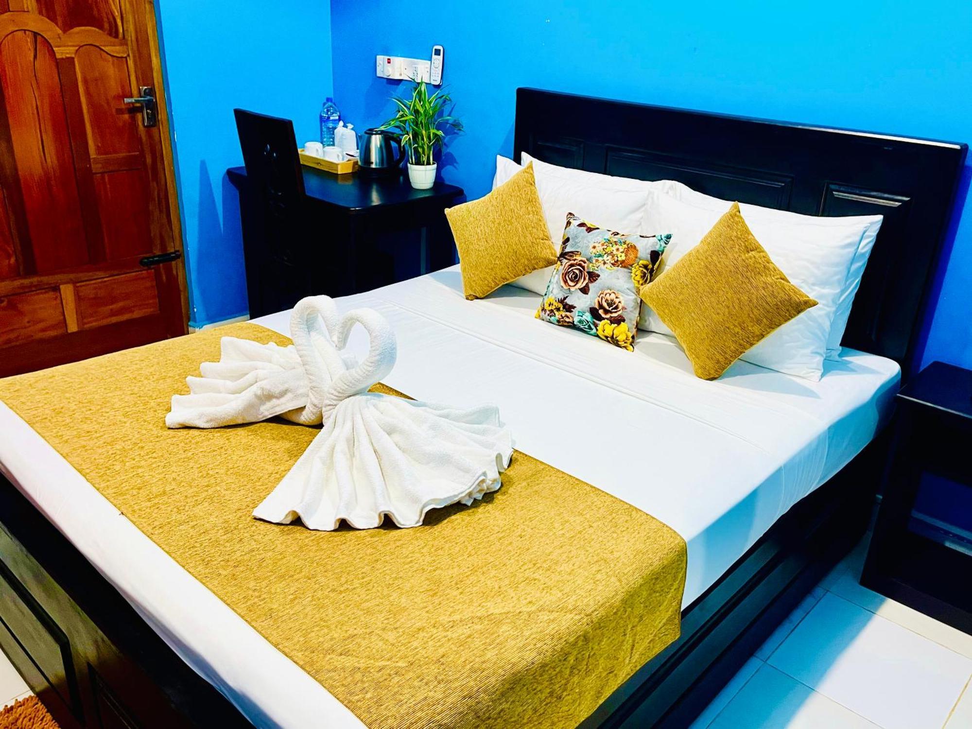 Hema Holiday Villa Тринкомале Екстериор снимка